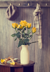 Букет жёлтых роз. Почтовая открытка
