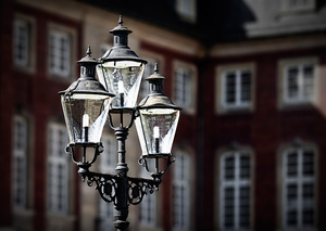 Старый фонарь. Мюнстерский дворец, Германия. Почтовая открытка