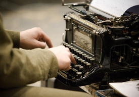 Старая пишущая машинка. Почтовая открытка