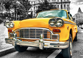 Старое жёлтое такси. Почтовая открытка